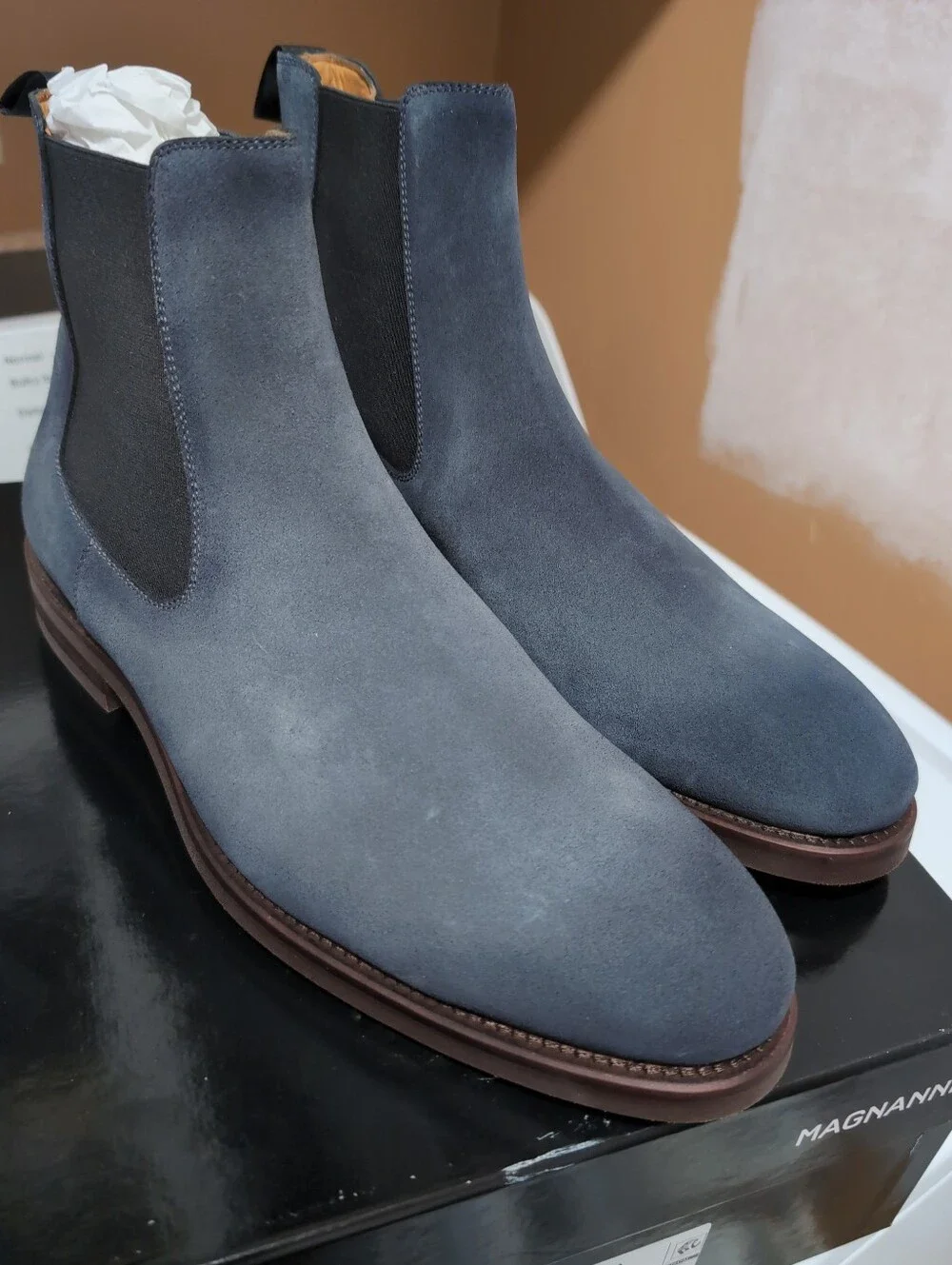 MAGNANNI JAVA INDIGO SUEDE MENS CHELSEA BOOTS US 10